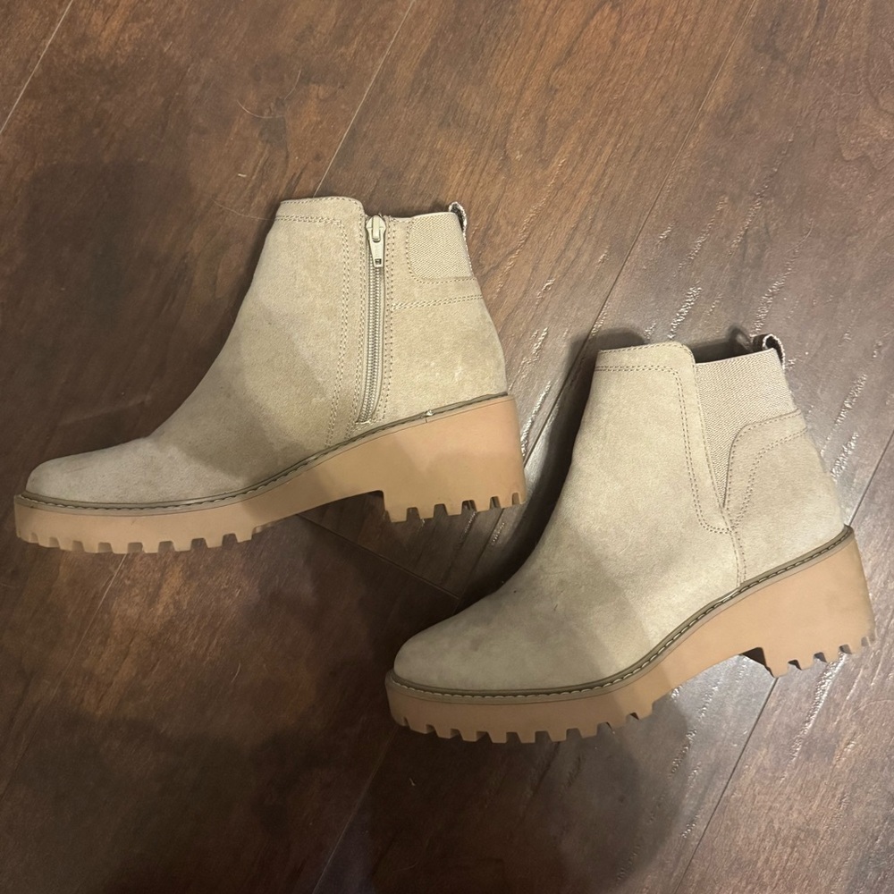 Beige Ankle Chelsea Boots with Chunky Heel